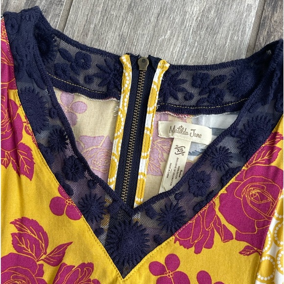 Adorable Matilda Jane dress with pockets! - Picture 3 of 4